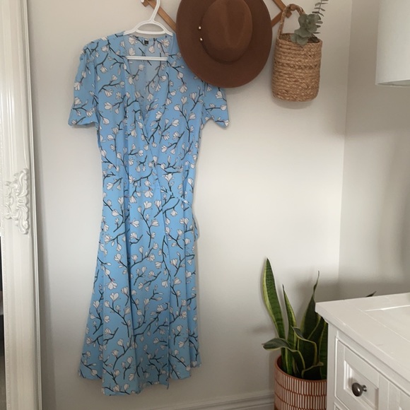 Amazon | Blue Flowery Wrap Dress - Picture 4 of 5